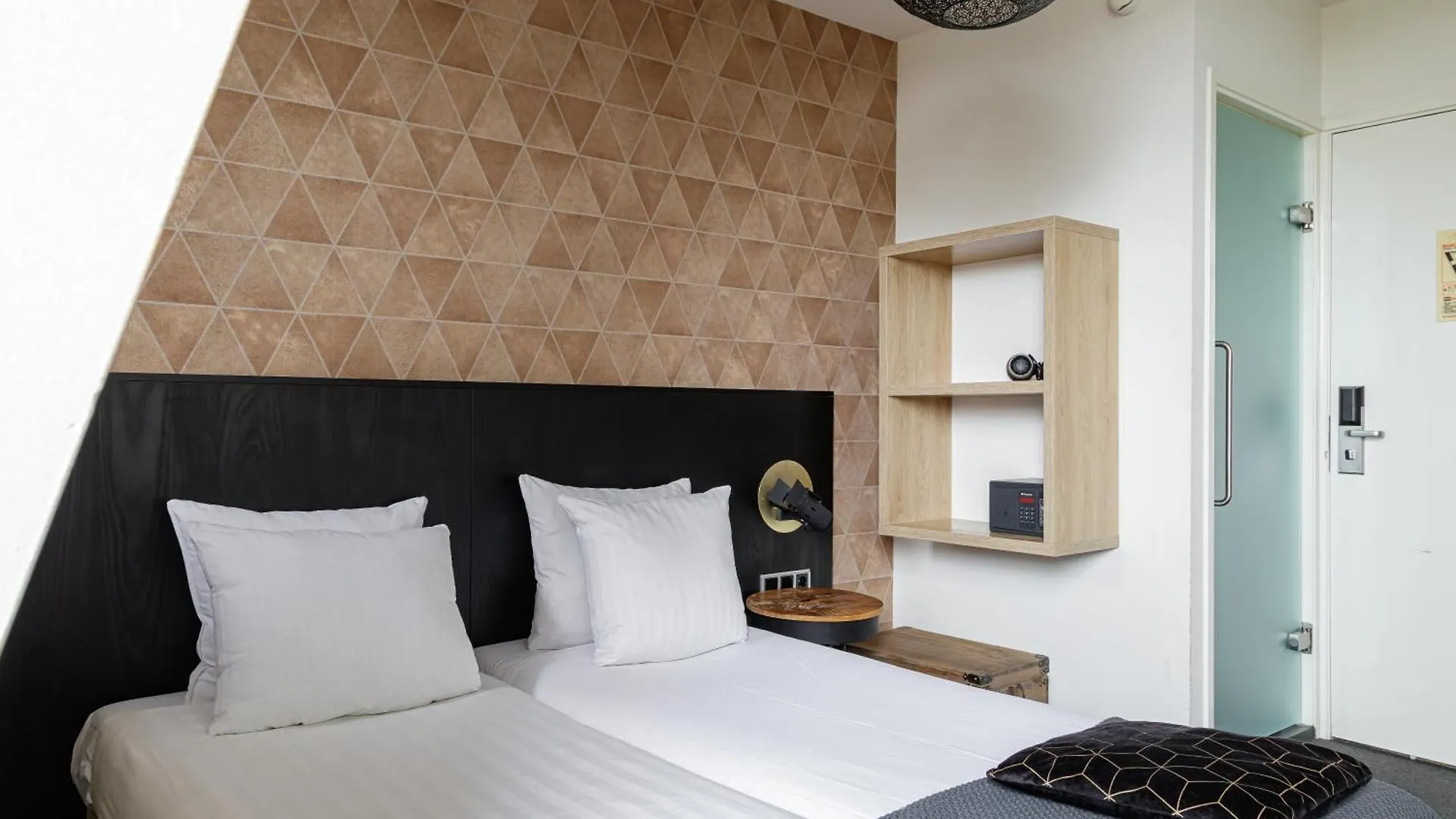 Boutique Hotel View Amsterdam 3*,